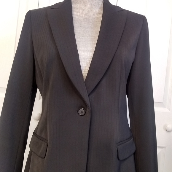 Tahari Black Blazer - Picture 2 of 3